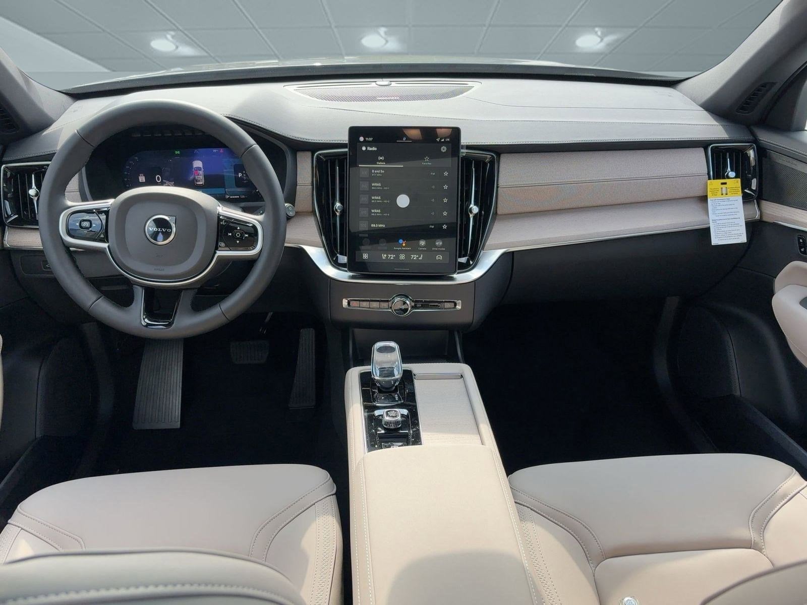 2026 Volvo XC90 Plus - Photo 17
