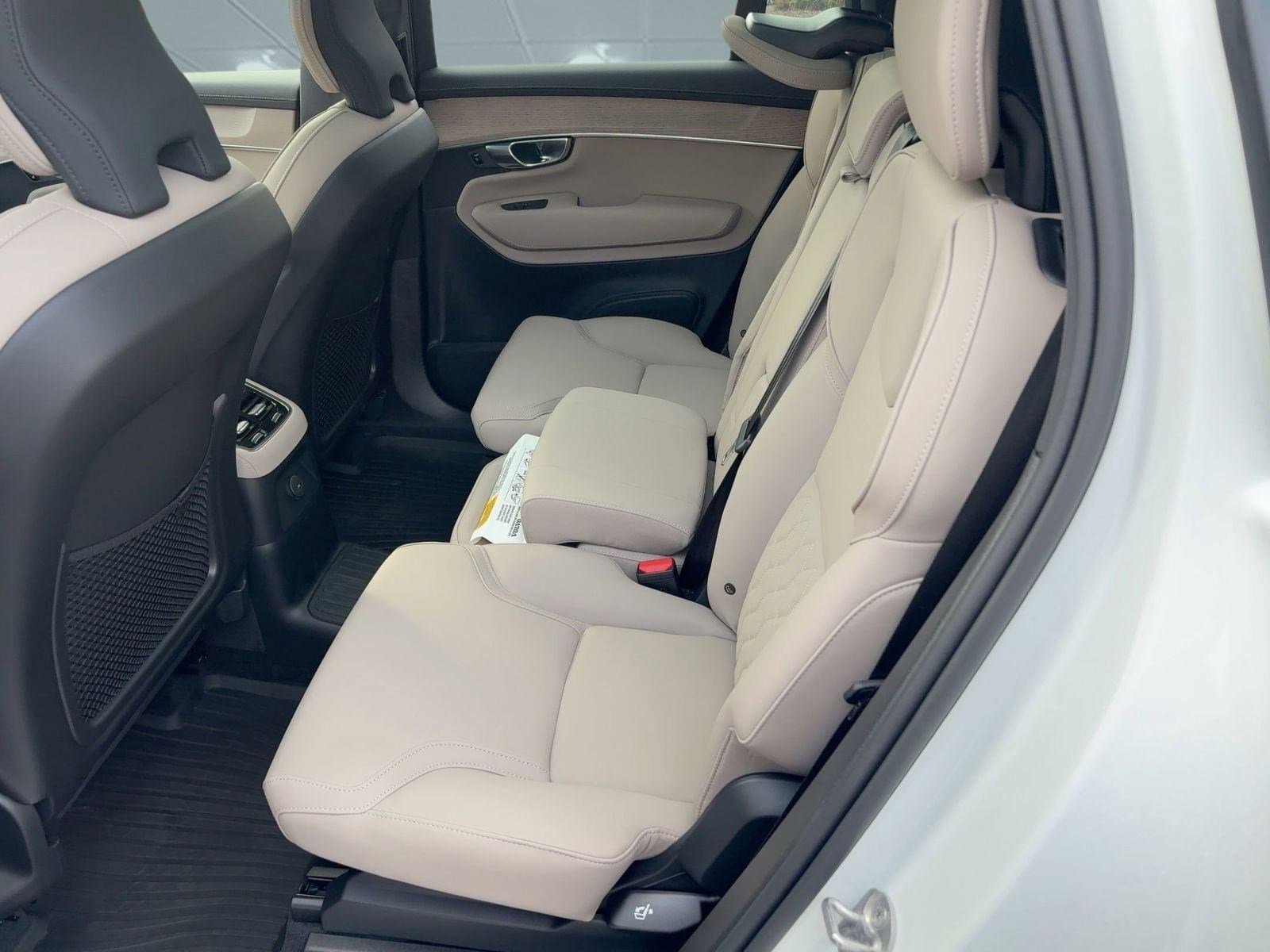 2026 Volvo XC90 Plus - Photo 15