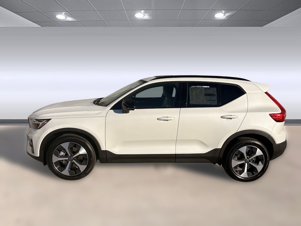 New 2026 Volvo XC40 B5 Plus SUV