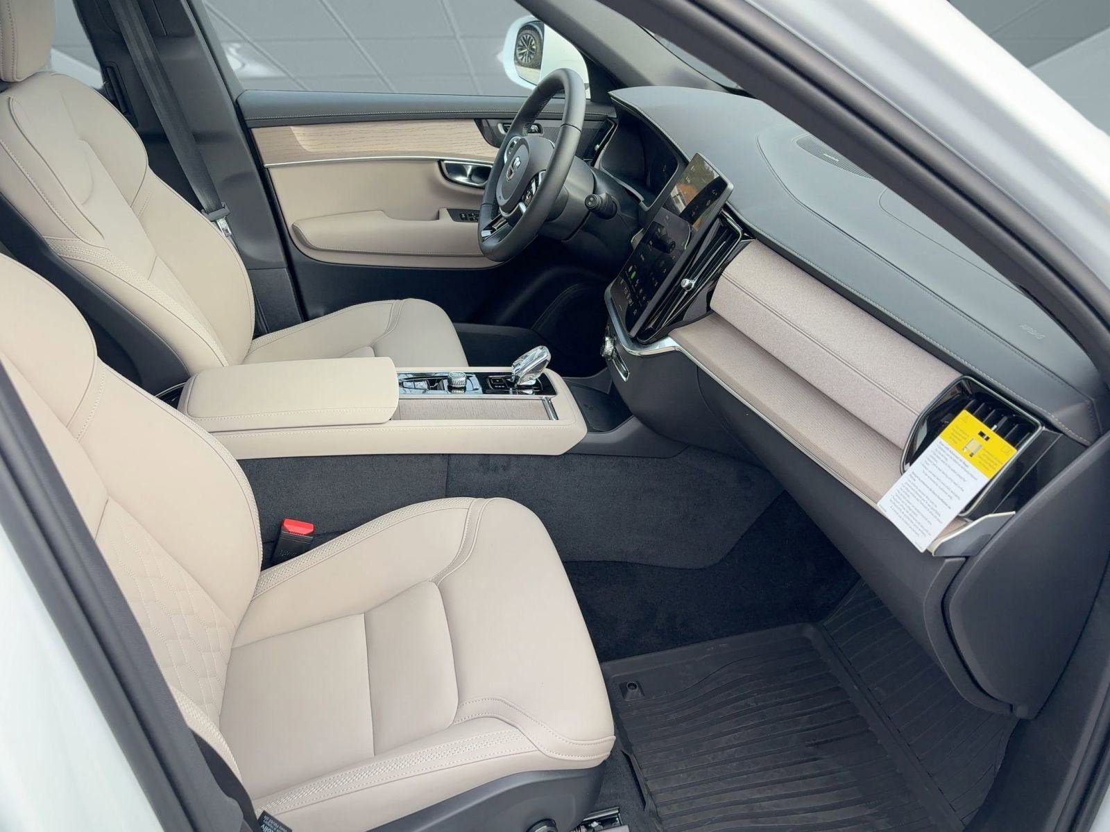 2026 Volvo XC90 Plus - Photo 30