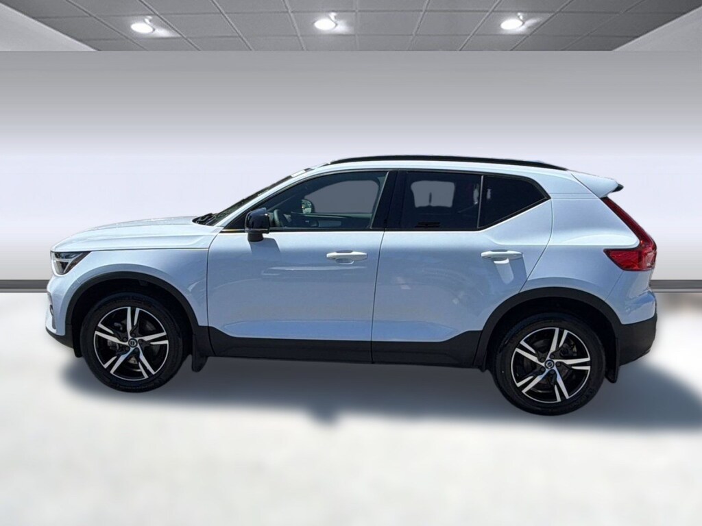 Certified 2024 Volvo XC40 B5 Core SUV