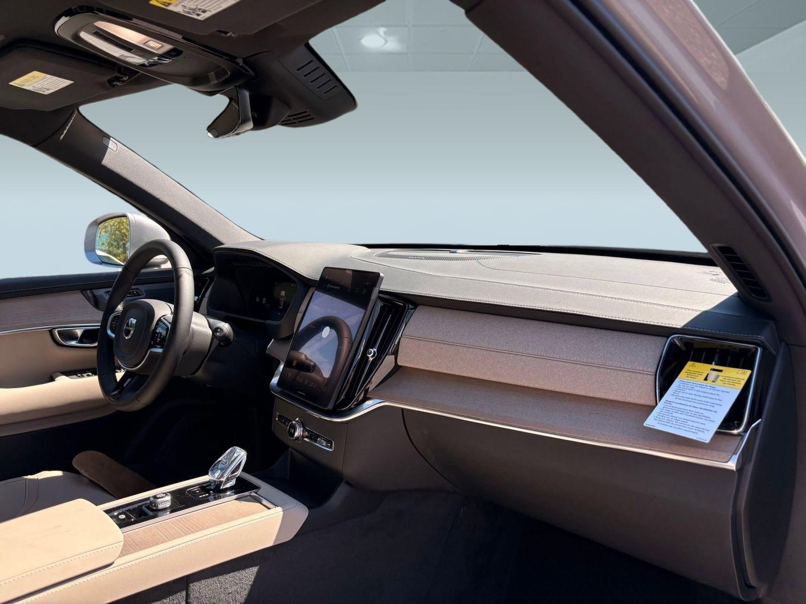 2026 Volvo XC90 Plus - Photo 27