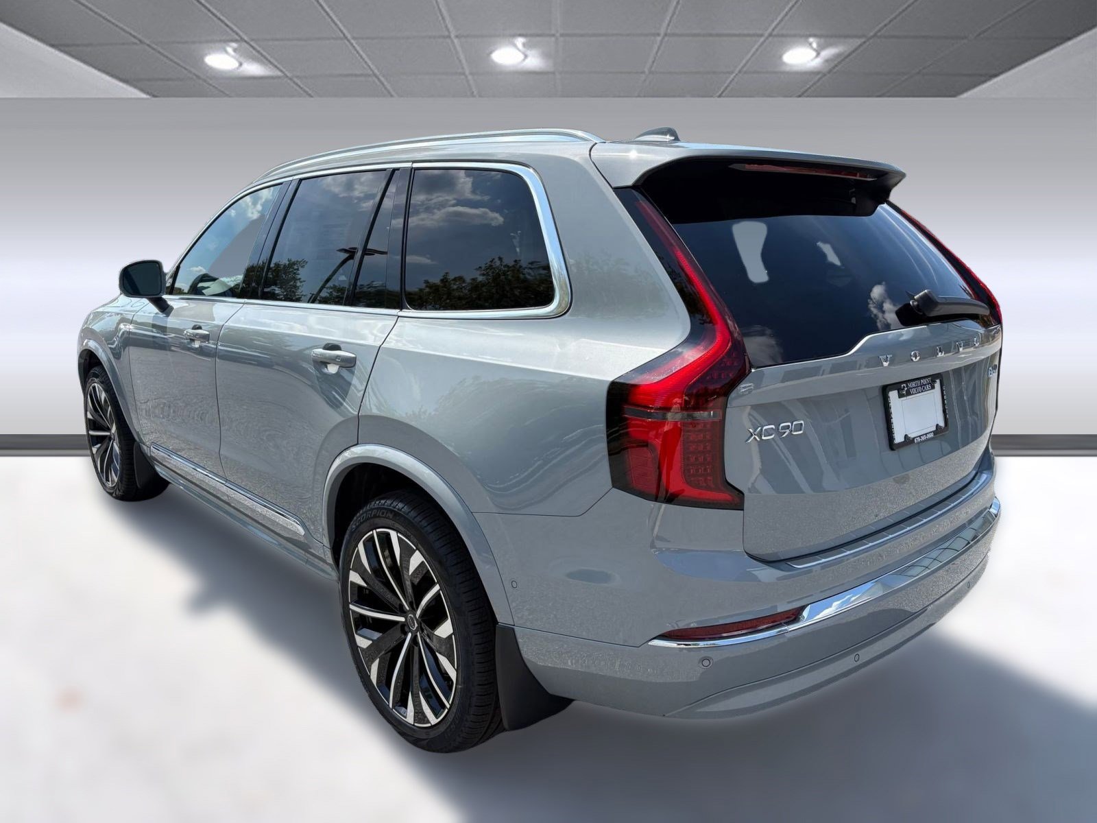 2026 Volvo XC90 Plus photo 3