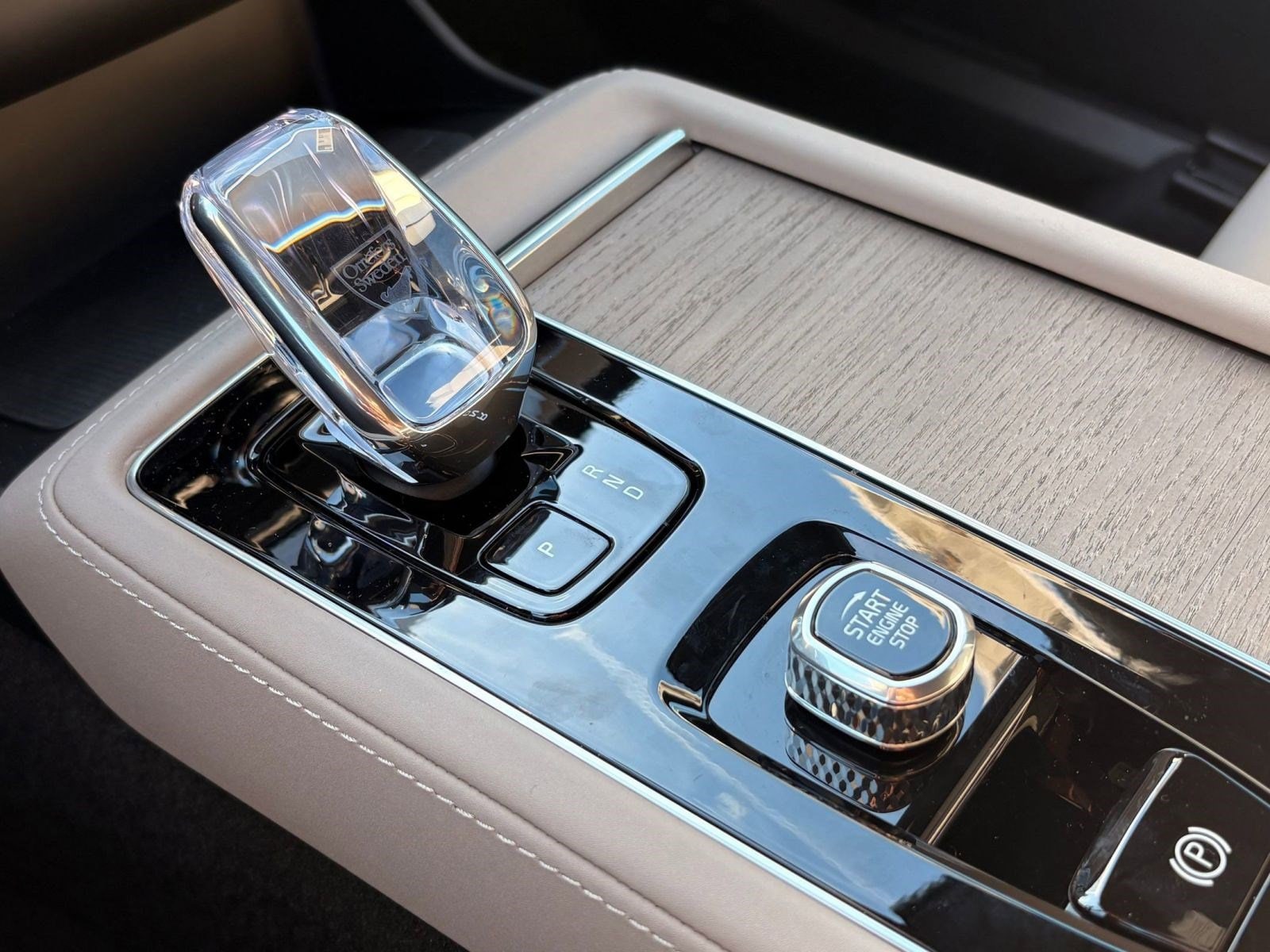 2026 Volvo XC90 Plus - Photo 31
