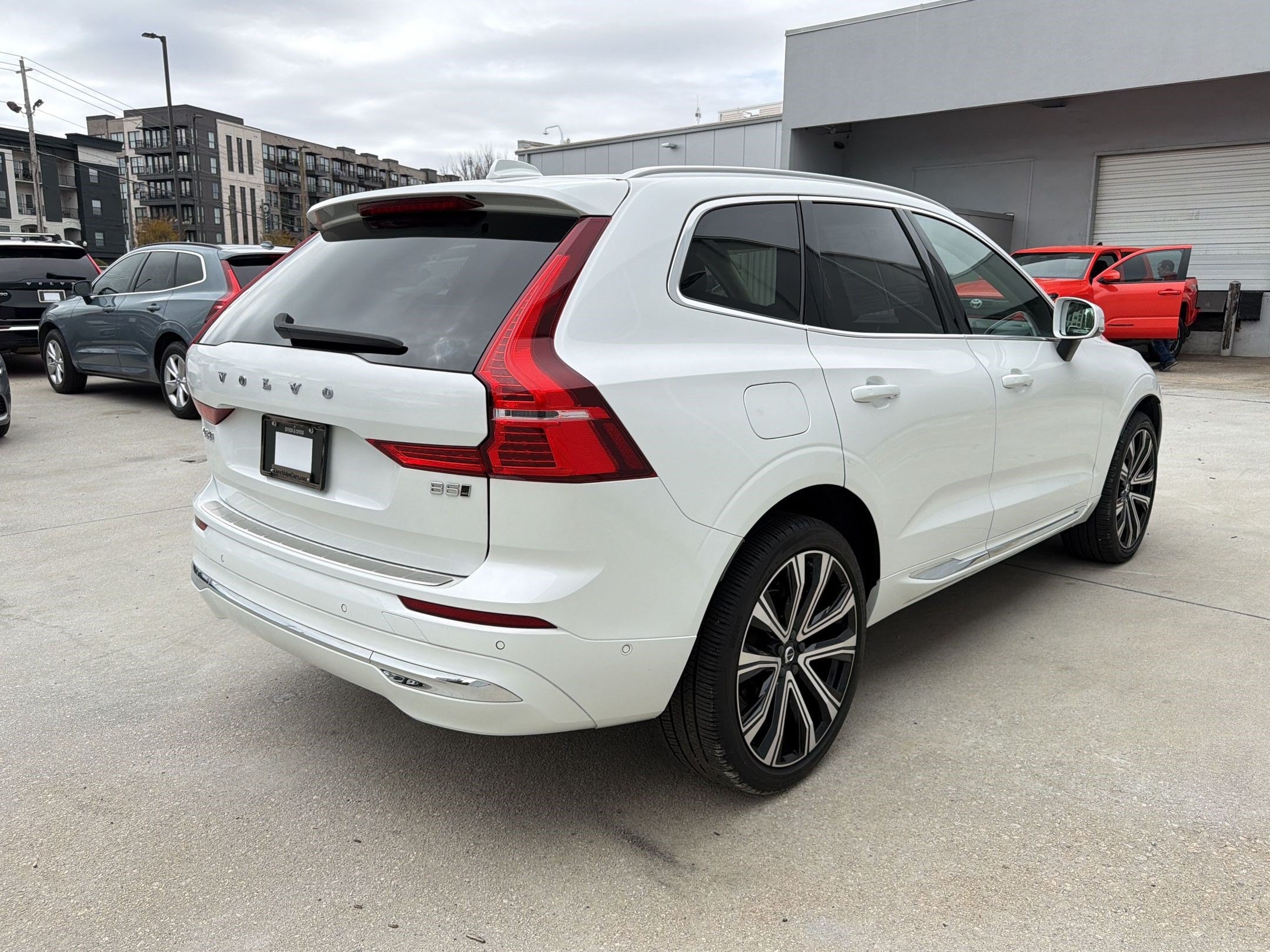 2023 Volvo XC60 Ultimate - Photo 9