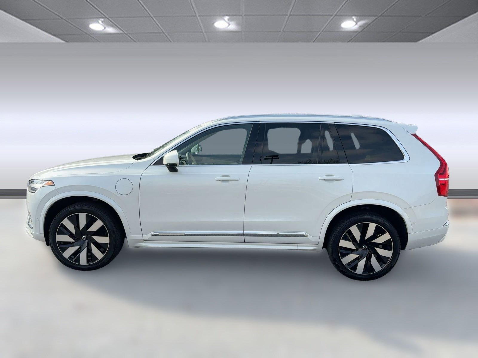 2024 Volvo XC90 Recharge T8 Ultimate photo 2