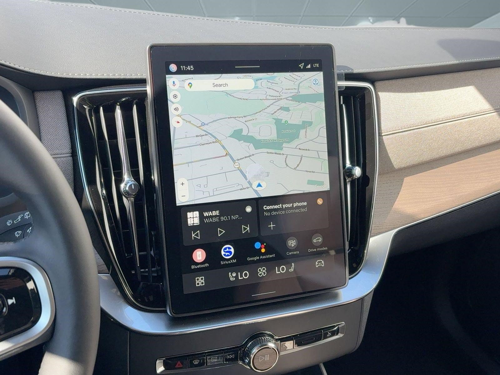 2026 Volvo XC90 Plus - Photo 17
