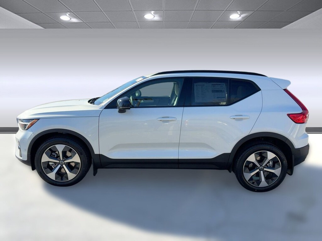 New 2026 Volvo XC40 B5 Plus SUV