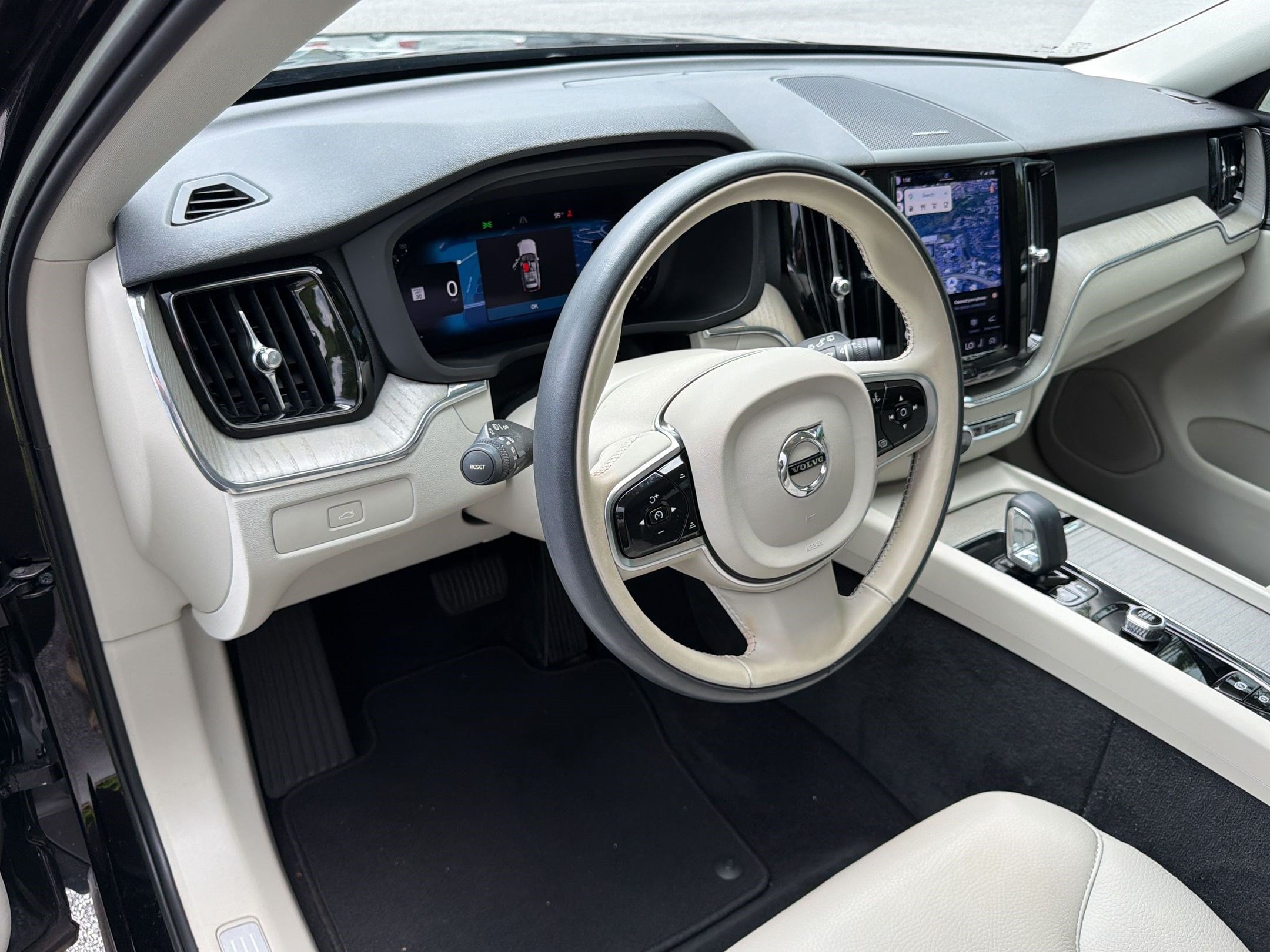 XC60 B5 Plus SUV