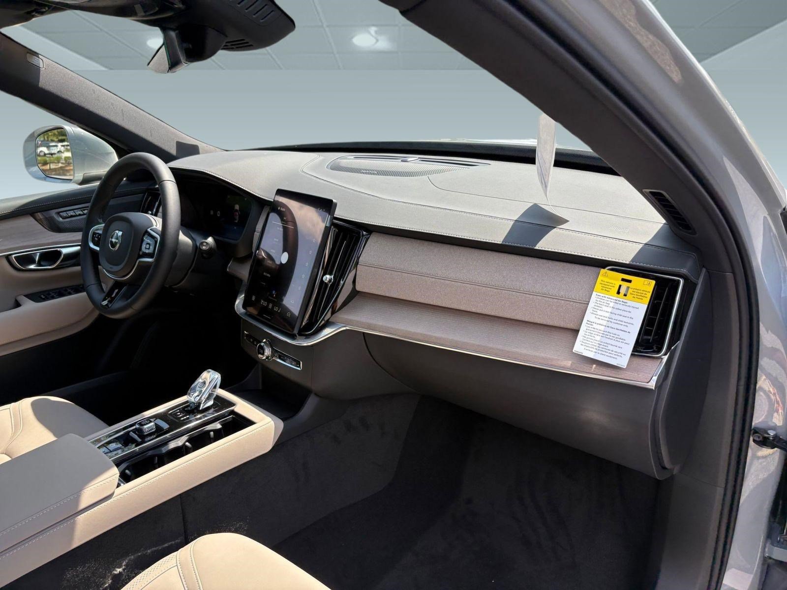 2026 Volvo XC90 Plus - Photo 28