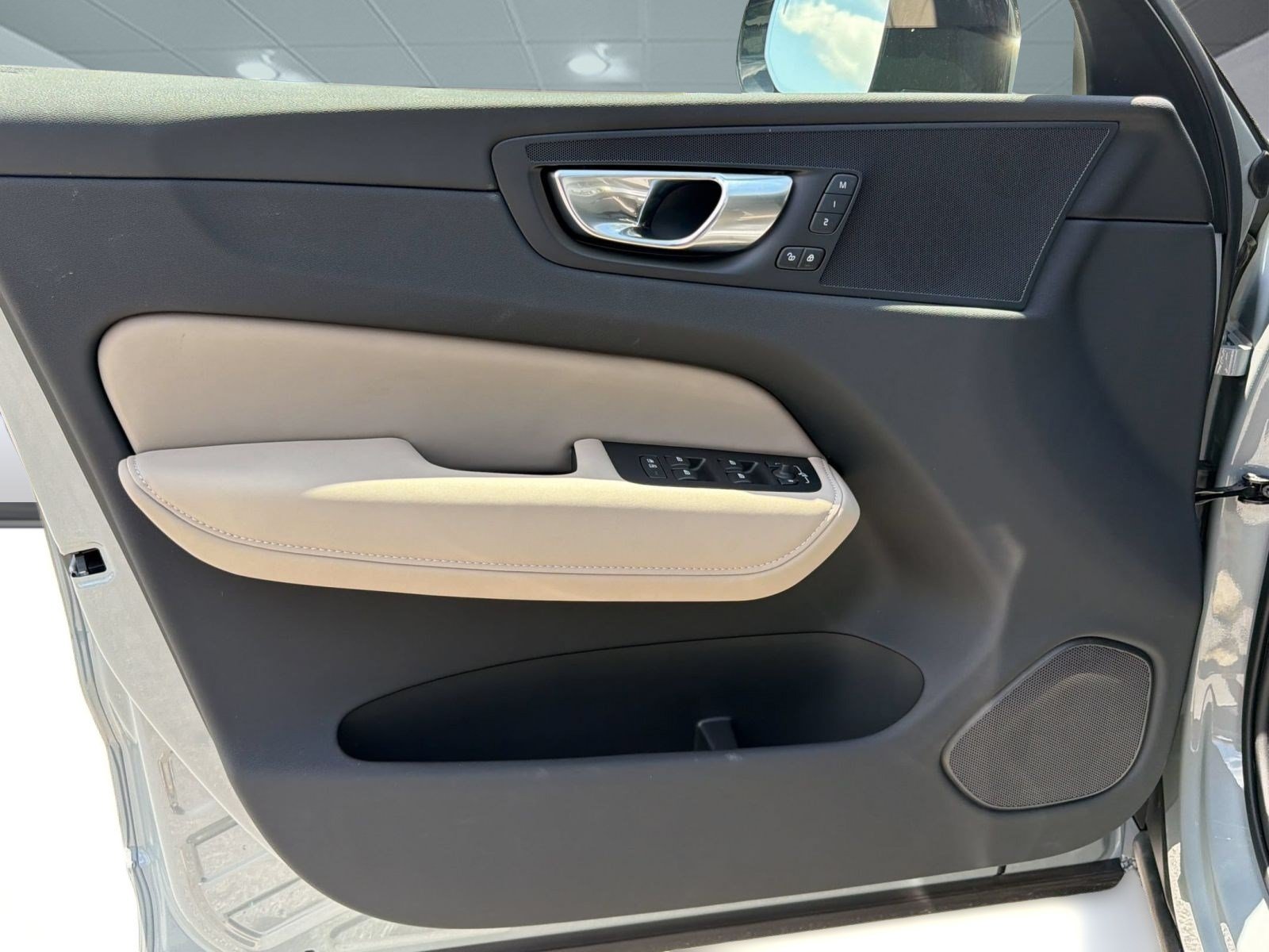 2026 Volvo XC60 Plus - Photo 27