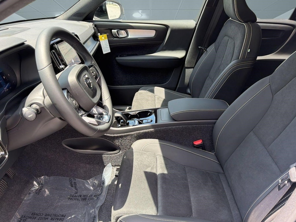 New 2026 Volvo XC40 B5 Ultra Black Edition SUV