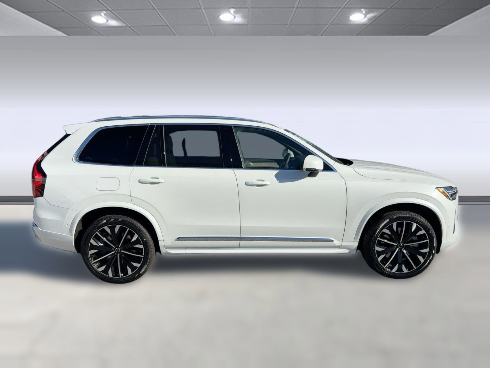 2026 Volvo XC90 Plus - Photo 8