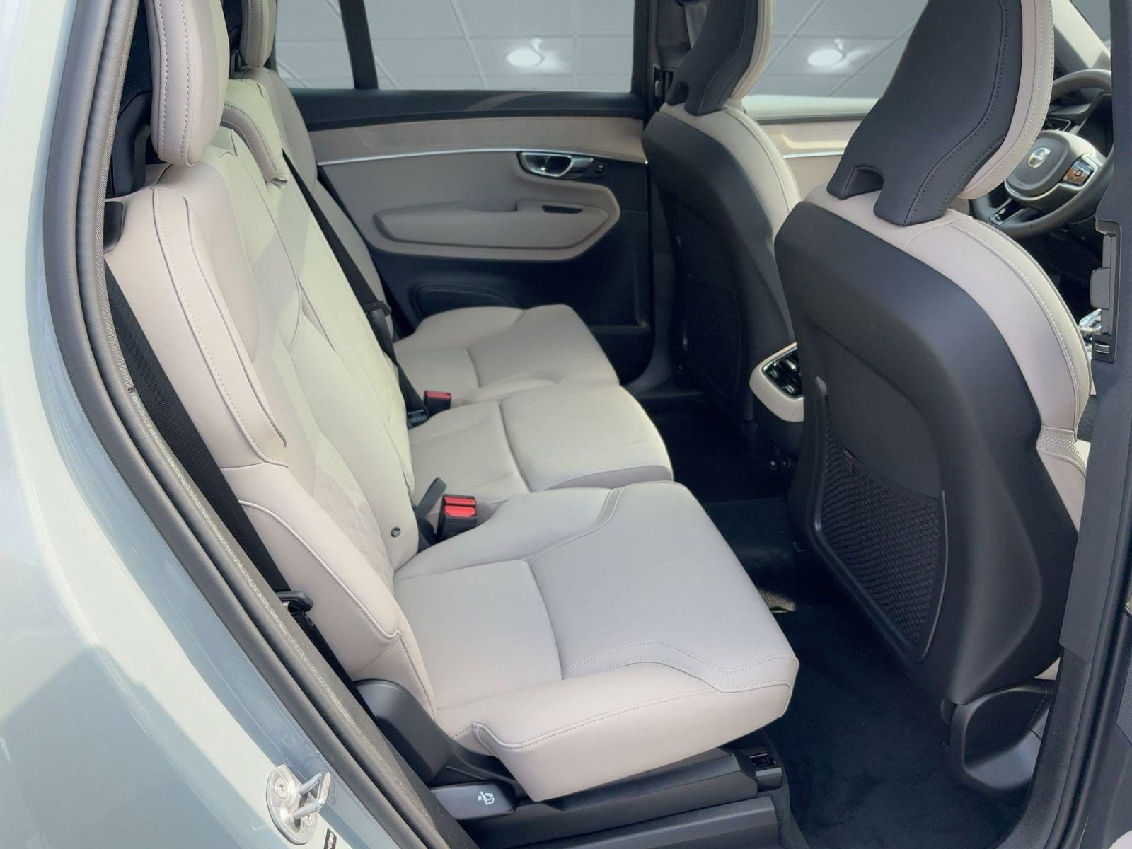 2026 Volvo XC90 Plus - Photo 28