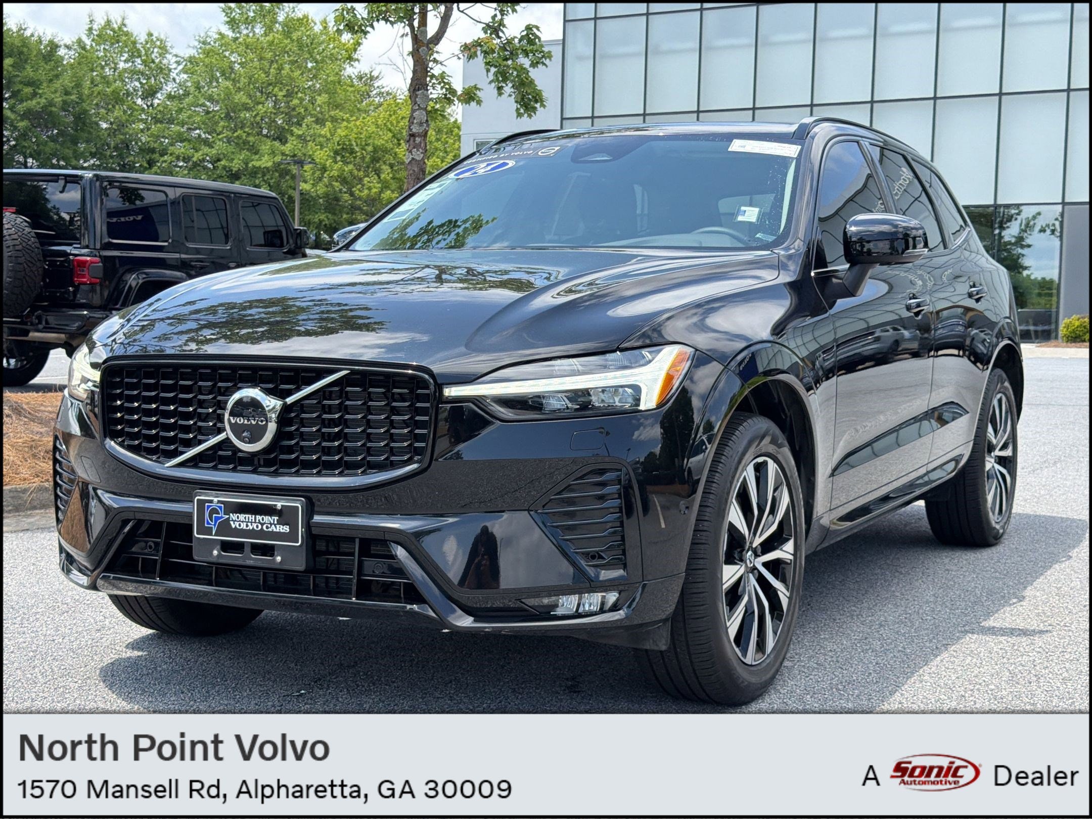 2024 Volvo XC60 B5 Plus Dark Theme AWD's photo