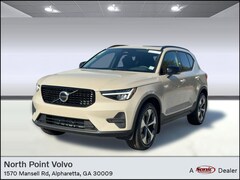 2026 Volvo XC40 B5 Core SUV
