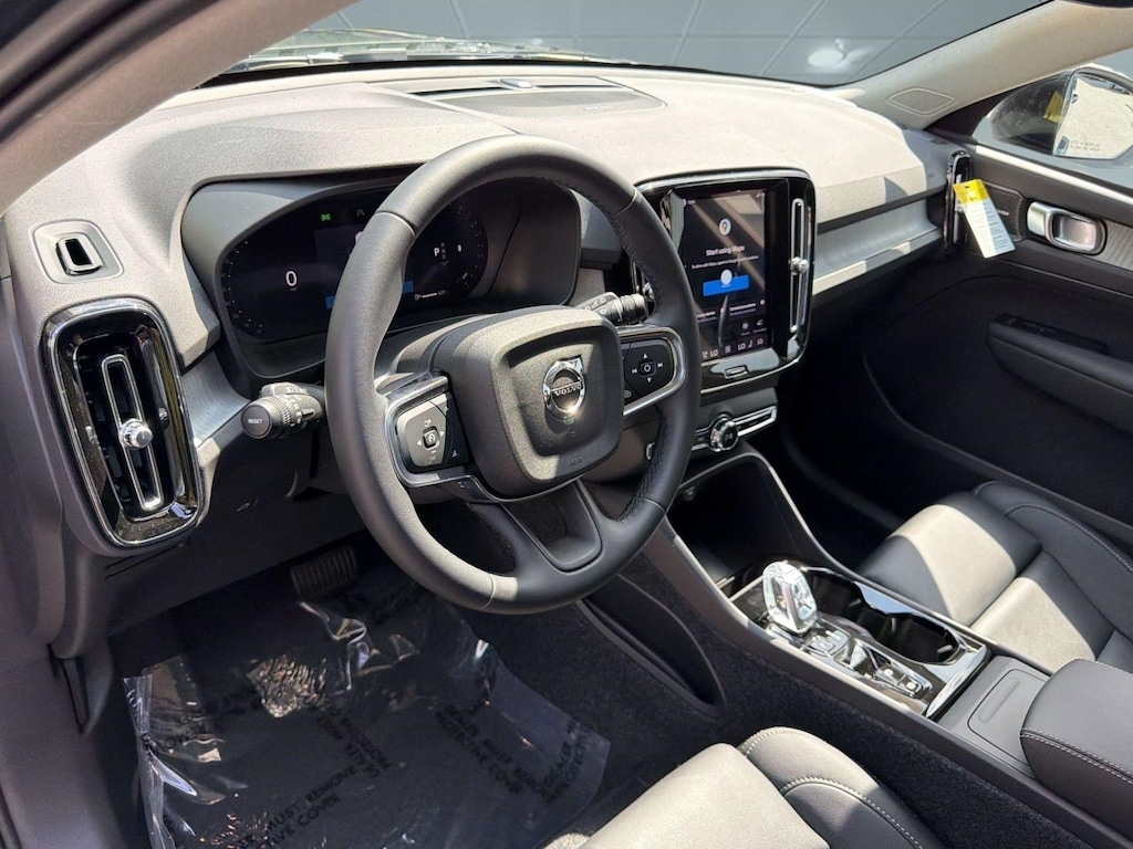 New 2026 Volvo XC40 B5 Ultra SUV