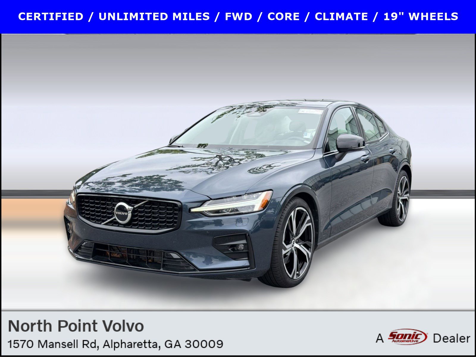2024 Volvo S60 B5 Core Dark Theme's photo