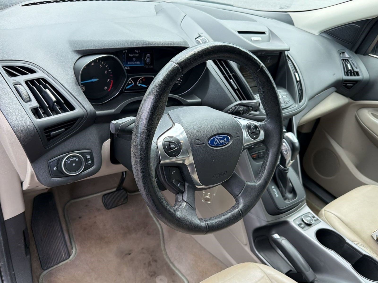 Escape SE SUV