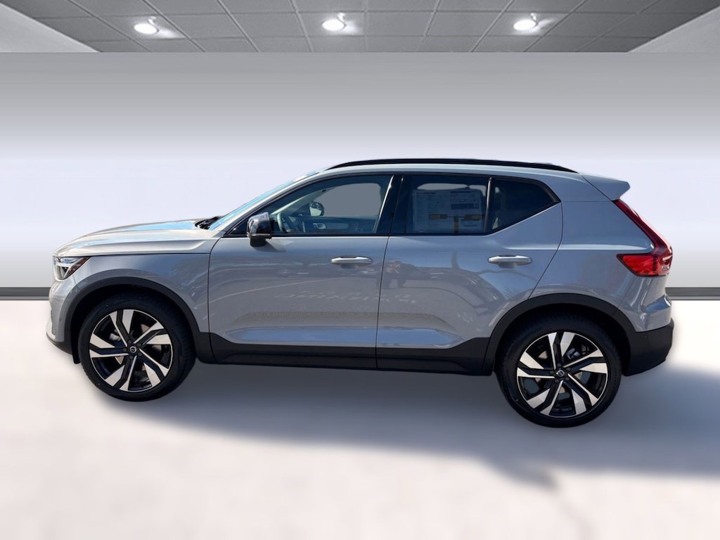 New 2026 Volvo XC40 B4 Plus SUV
