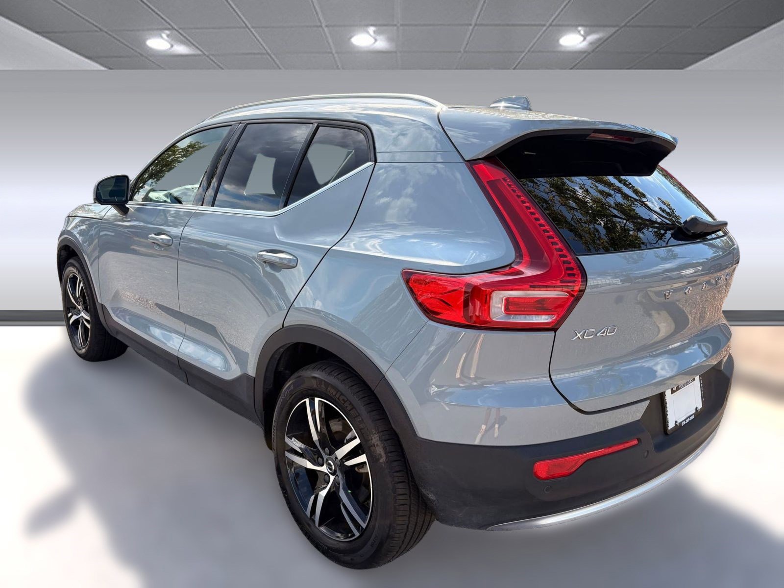 2025 Volvo XC40 AWD Core photo 3