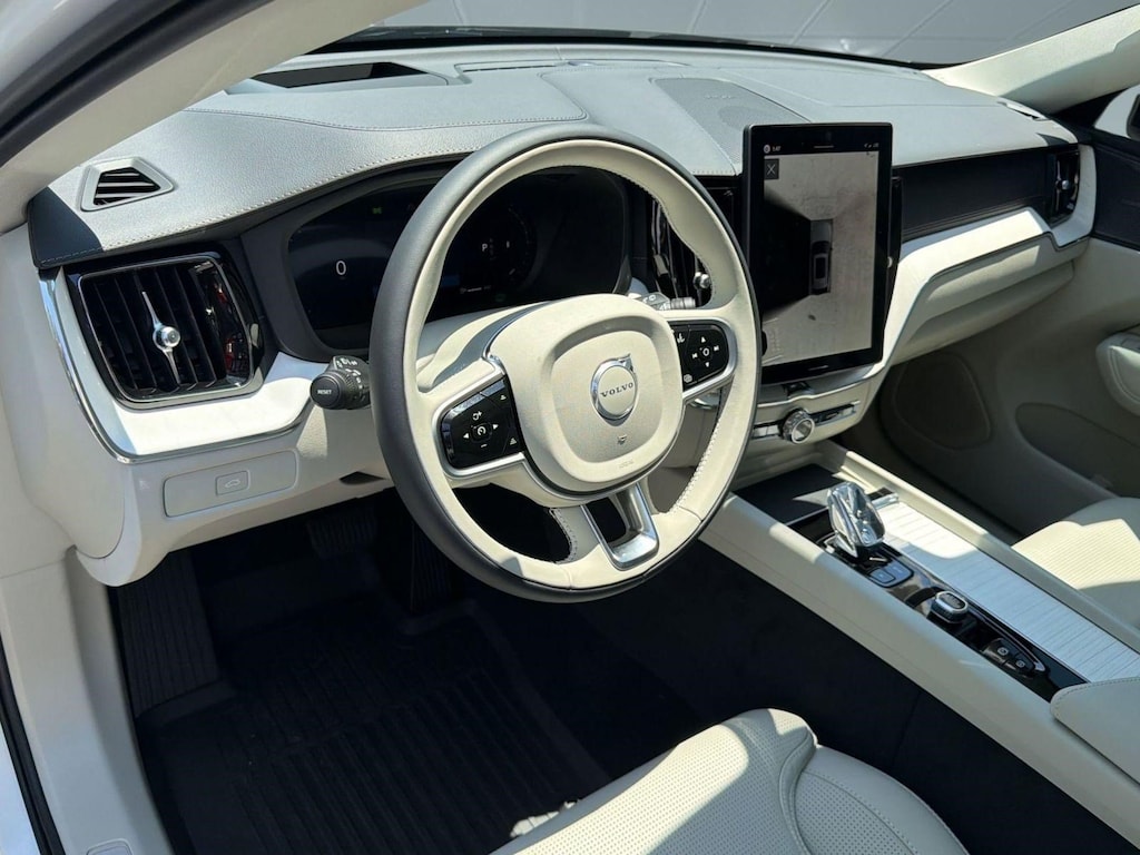 New 2026 Volvo XC60 B5 Ultra SUV