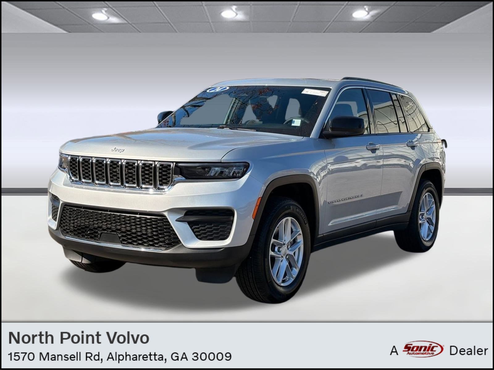 2024 Jeep Grand Cherokee Laredo's photo