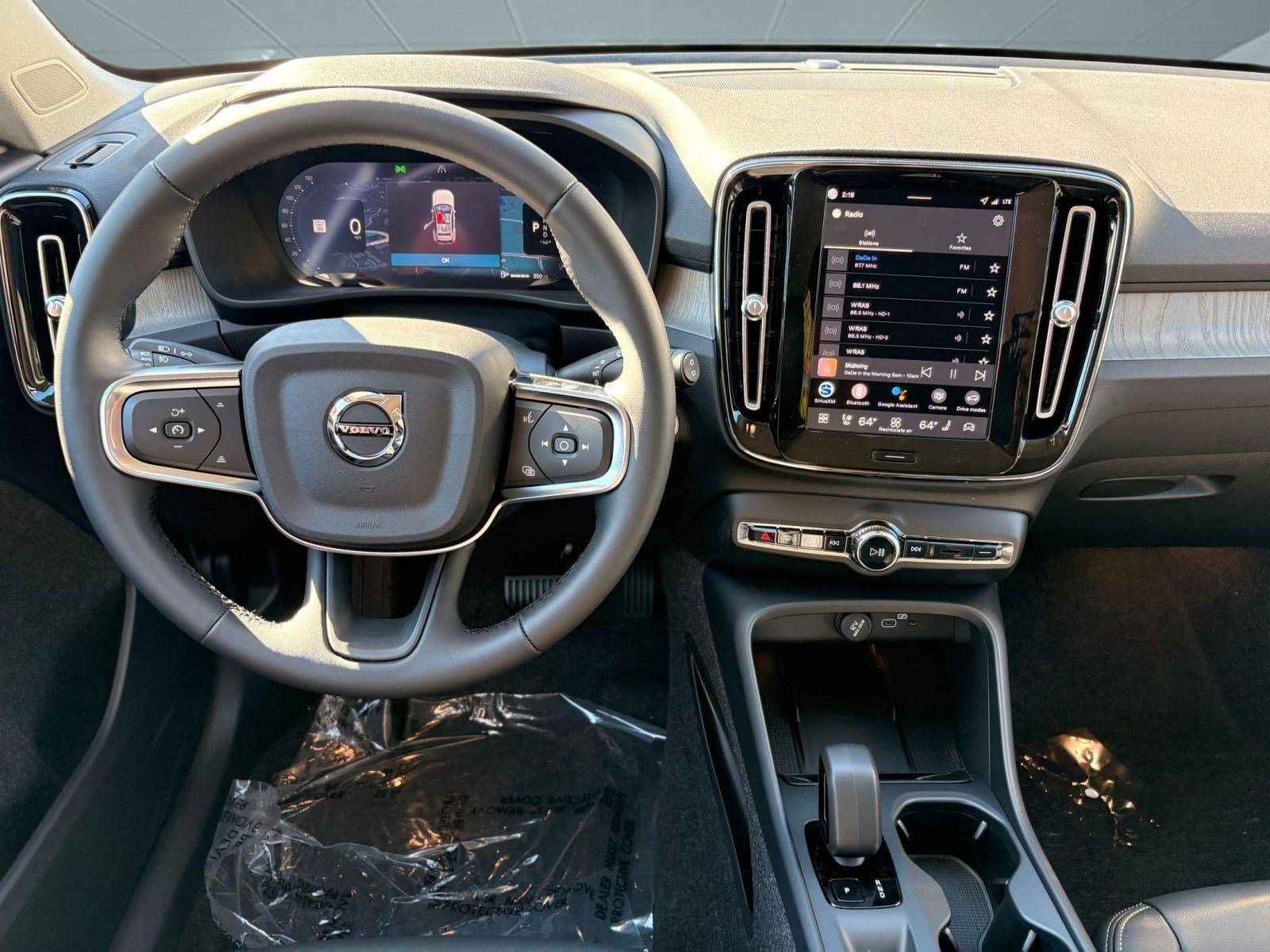 2026 Volvo XC40 Core - Photo 23