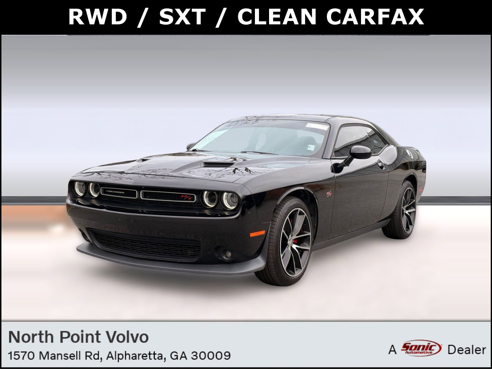 2016 Dodge Challenger SXT's photo