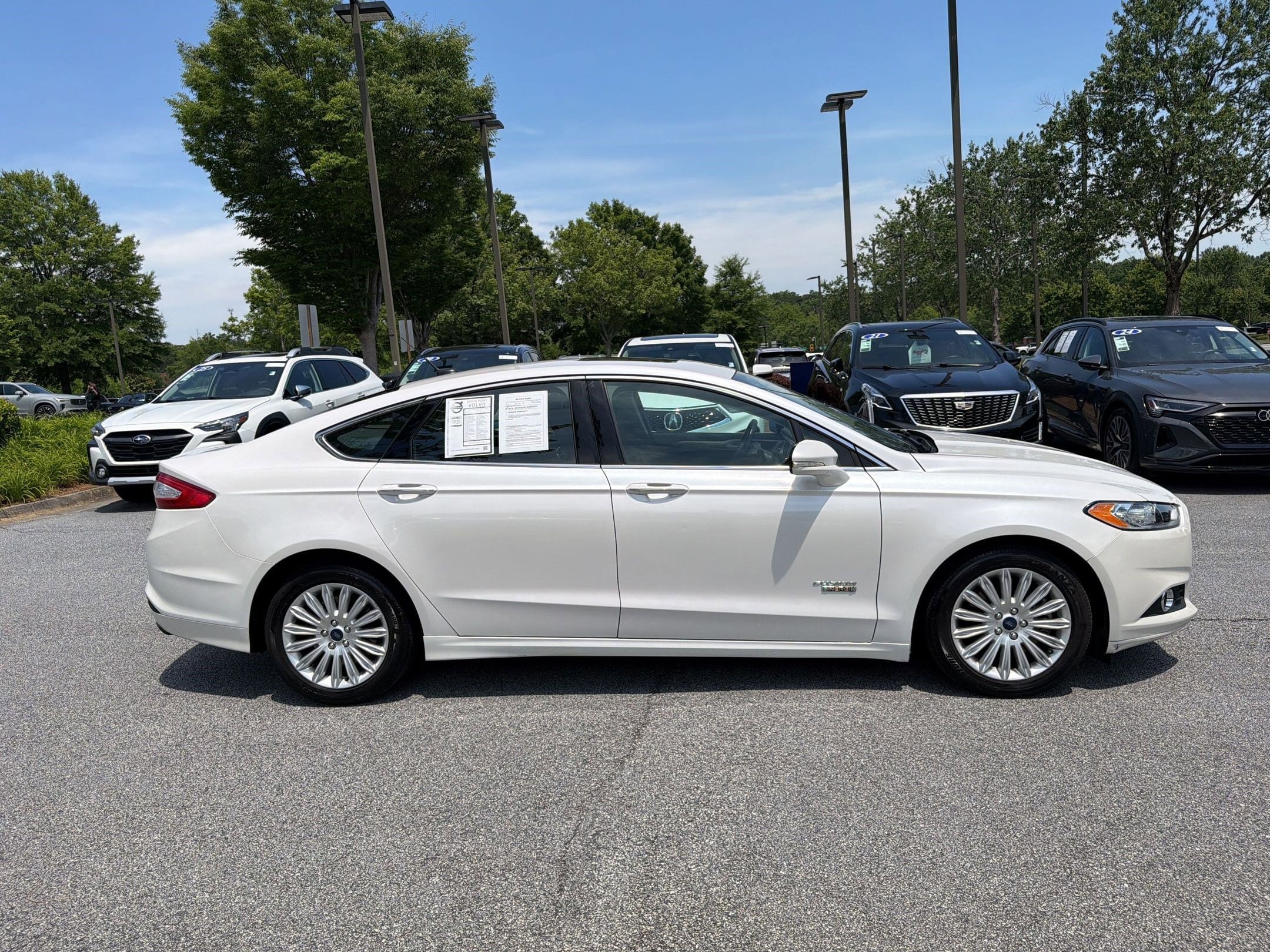 Fusion Energi SE Luxury Sedan