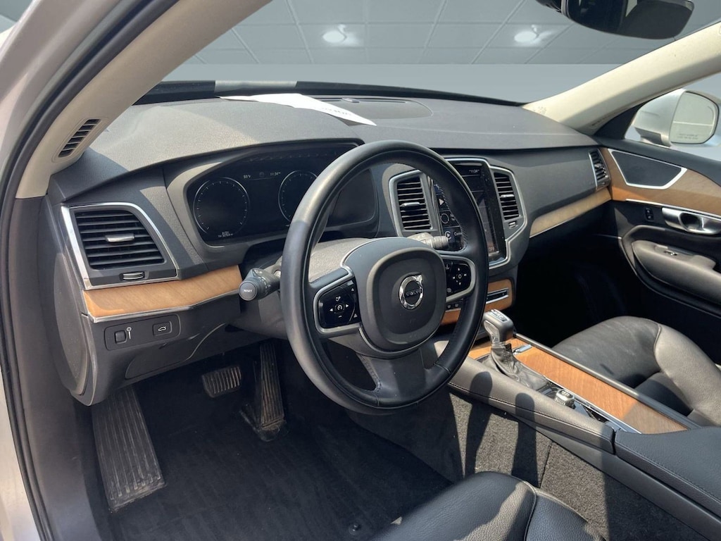 Certified 2022 Volvo XC90 T6 Momentum 7 Passenger T6 AWD Momentum 7P