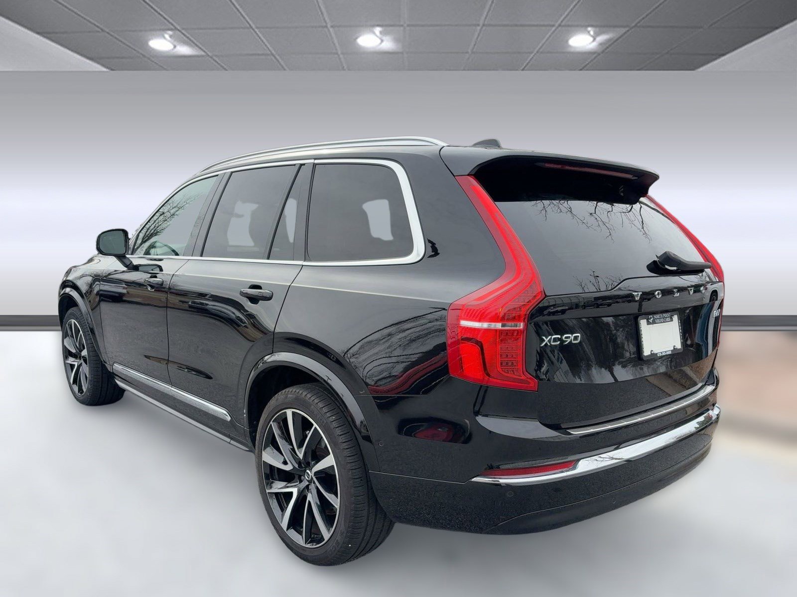 2024 Volvo XC90 AWD Plus photo 2