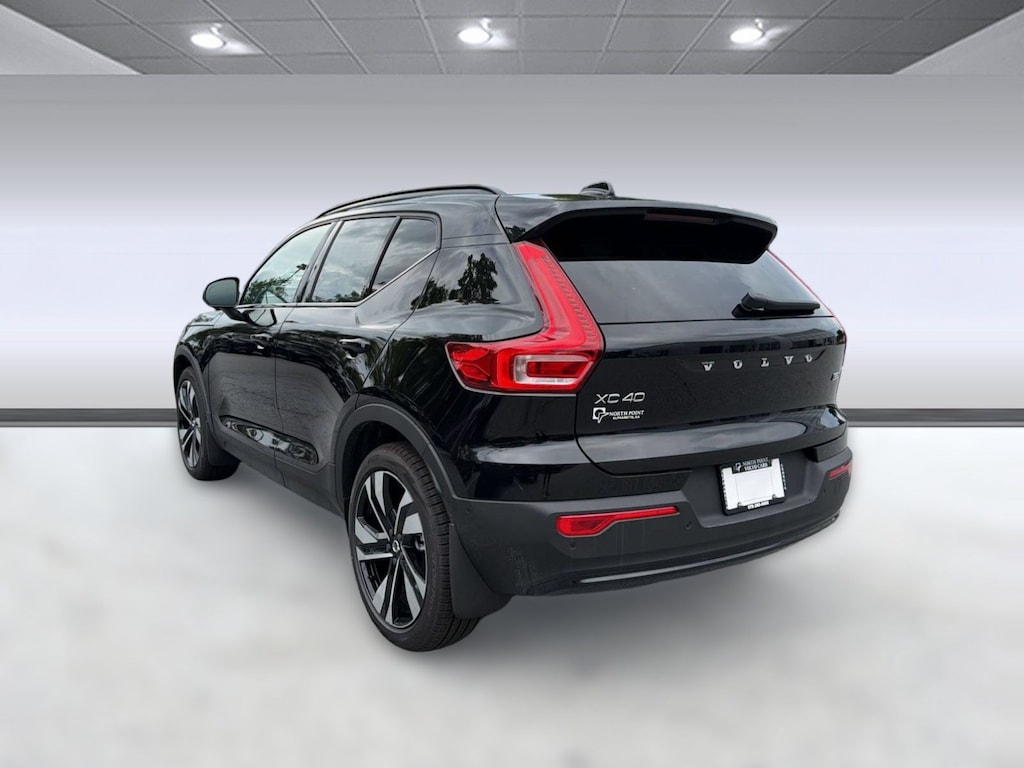 New 2026 Volvo XC40 B5 Plus SUV