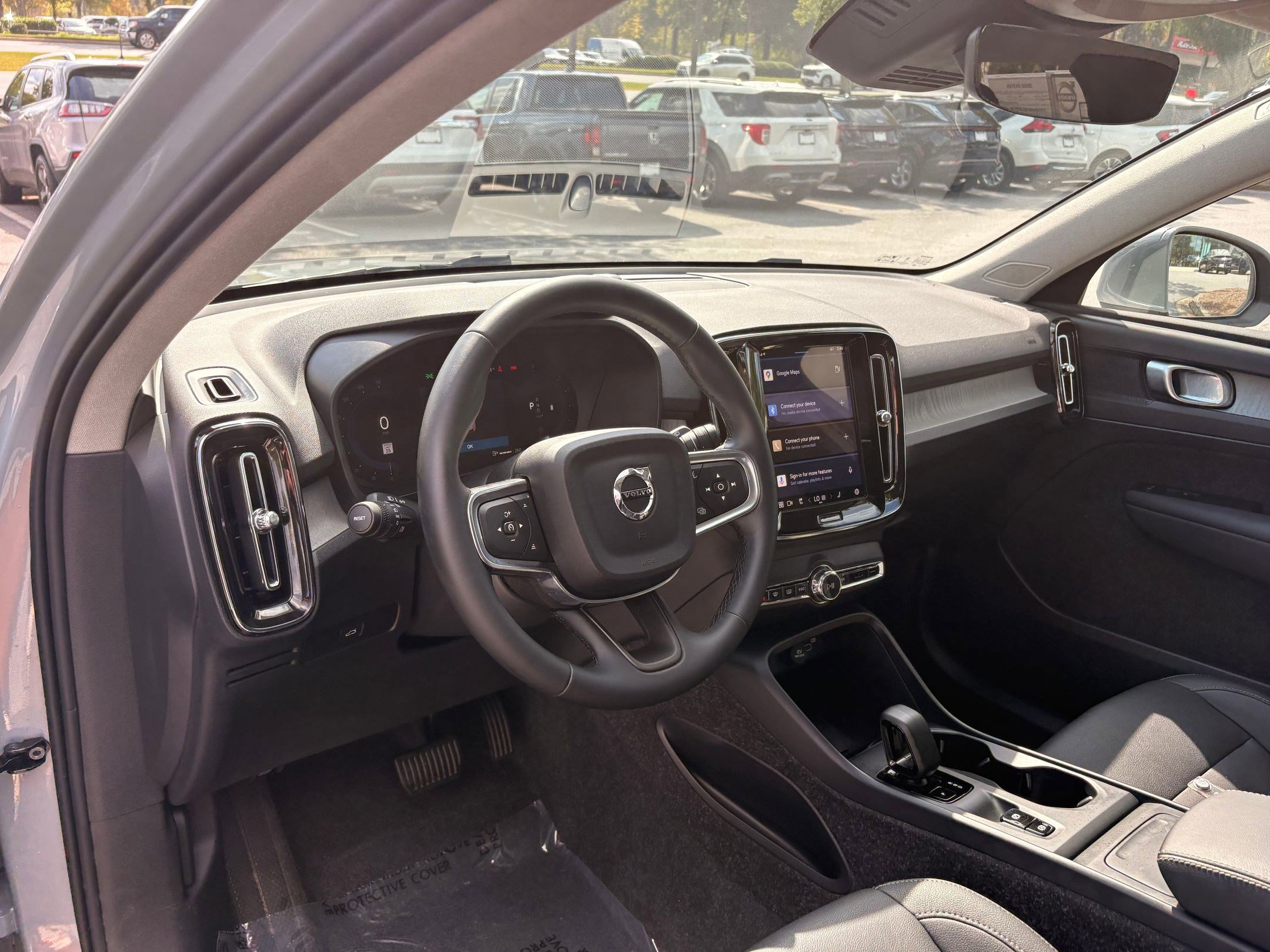 2025 Volvo XC40 AWD Core photo 4