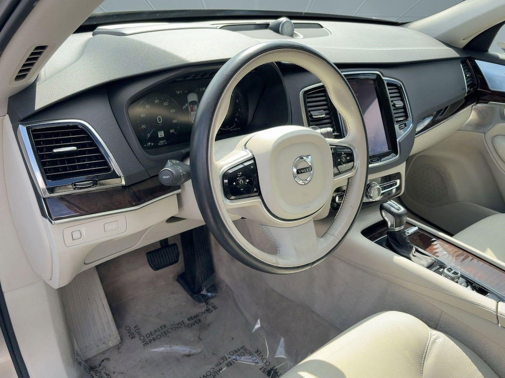 Used 2016 Volvo XC90 T6 Momentum 7 Passenger SUV