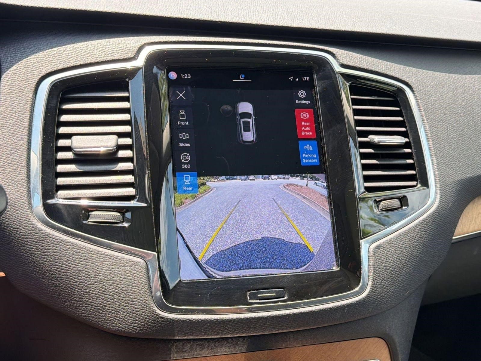 2023 Volvo XC90 Plus - Photo 25