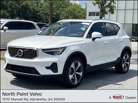 2025 Volvo XC40 B5 Core B5 AWD Core Bright Theme