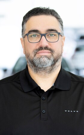 Staff member Mark Smolyar  from ID_2f17424feb19