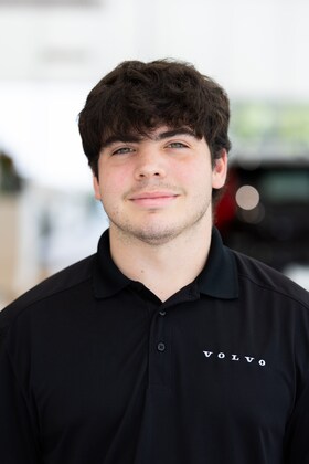 Staff member Anthony Santana from ID_28dd0e