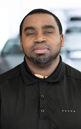 Staff member Marcus Wise  from ID_443c5d