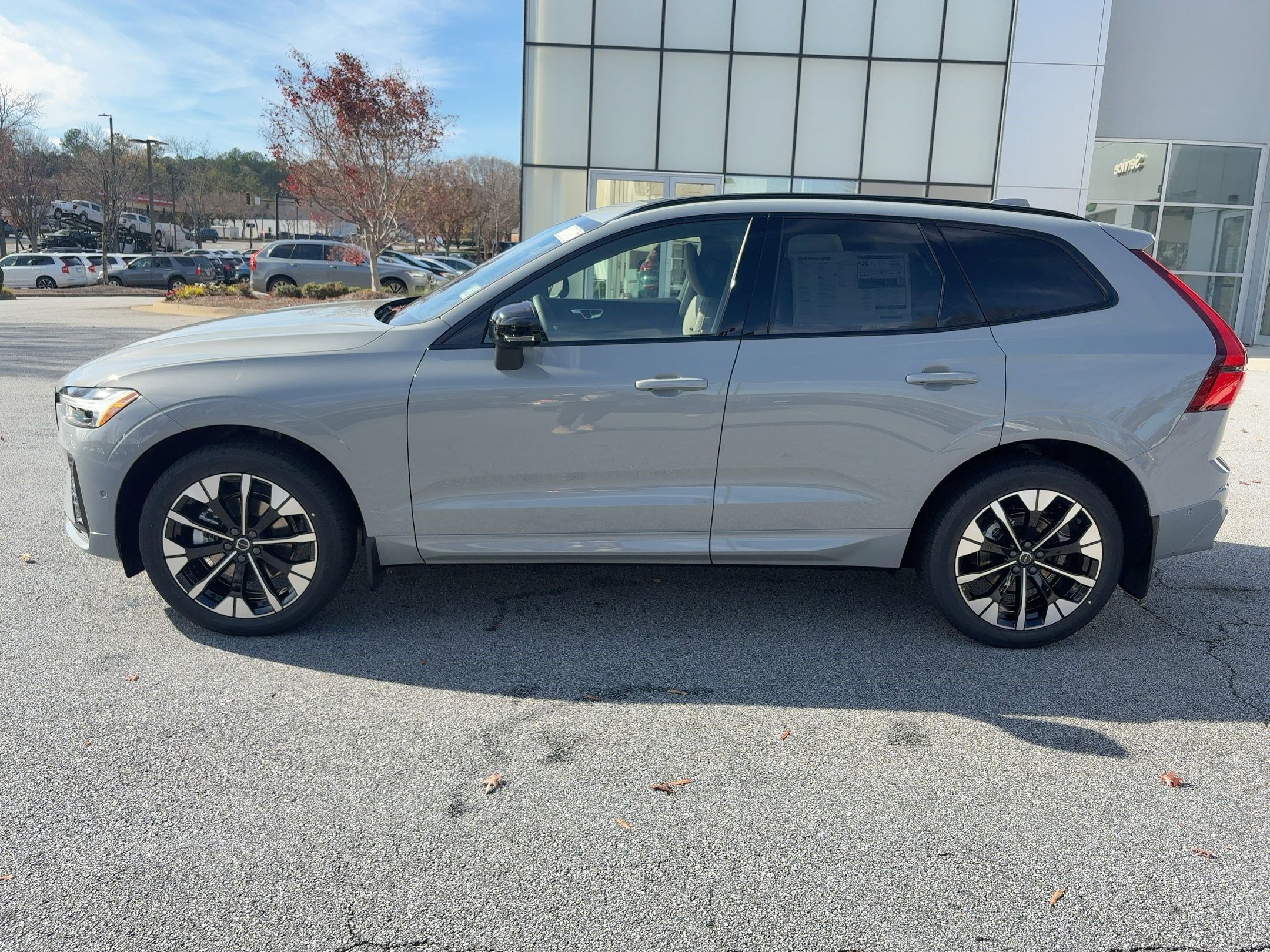 2026 Volvo XC60 B5 Plus photo 2