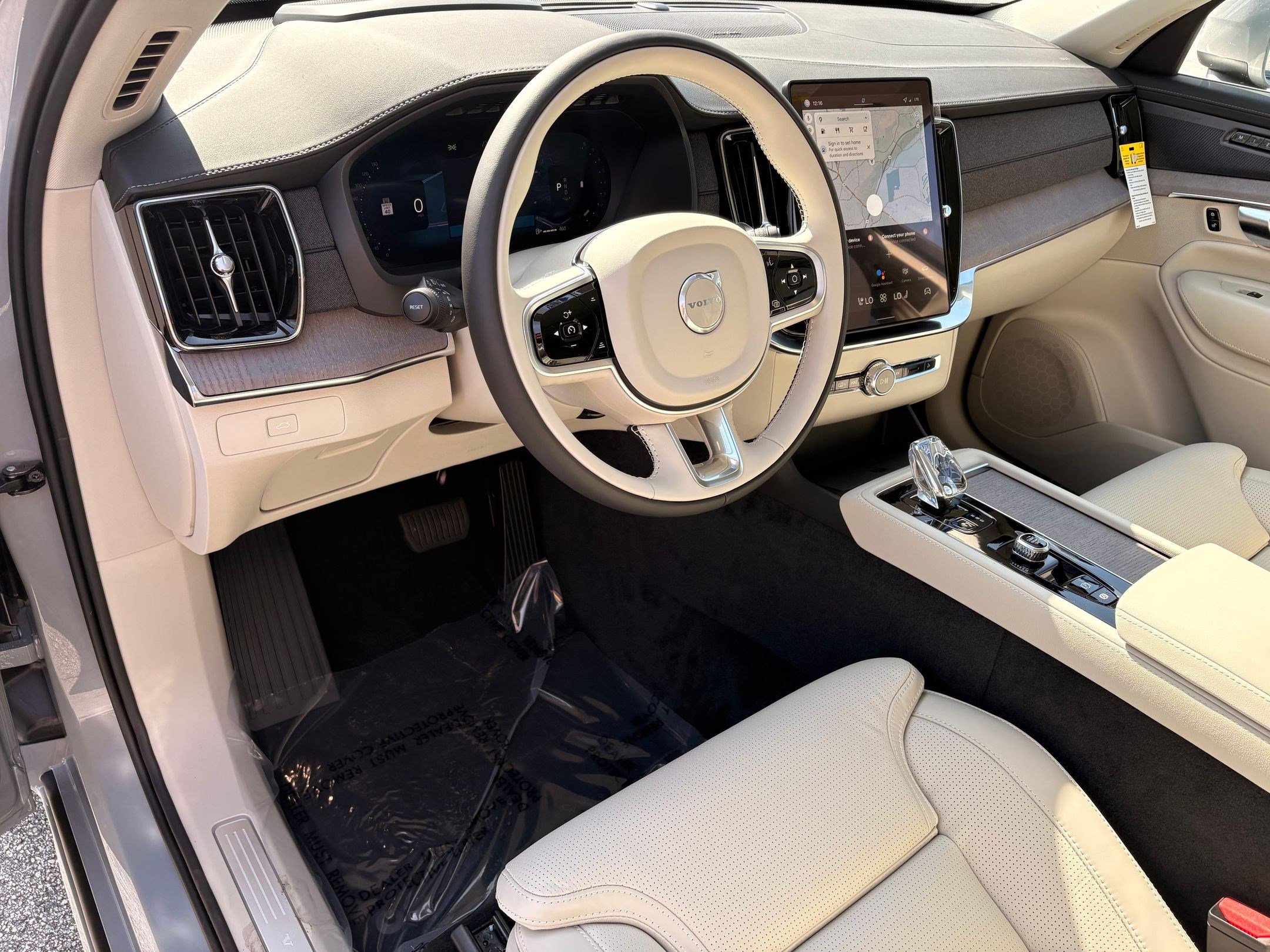 2026 Volvo XC90 photo 3