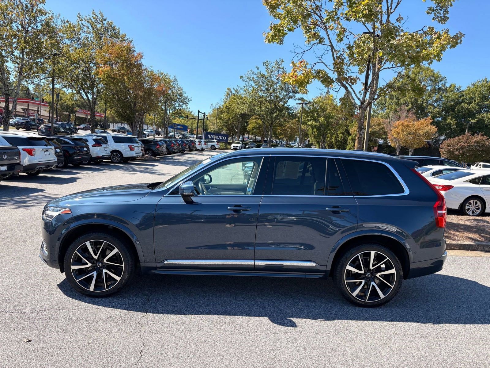 2024 Volvo XC90 AWD Plus photo 2