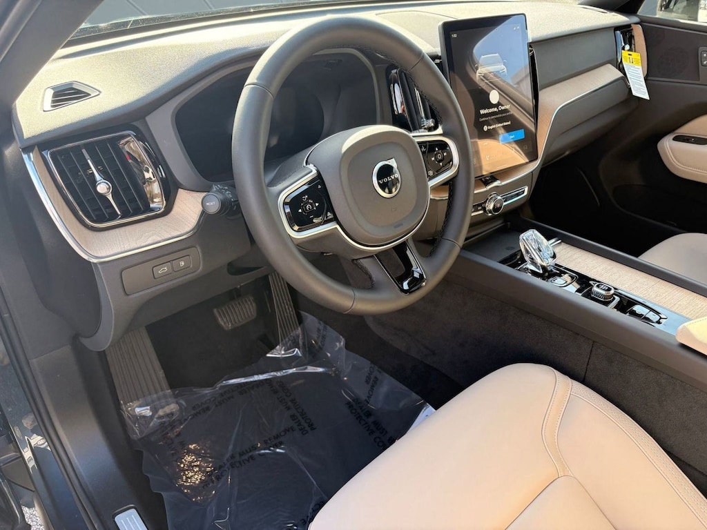 New 2026 Volvo XC60 plug-in hybrid T8 Plus SUV