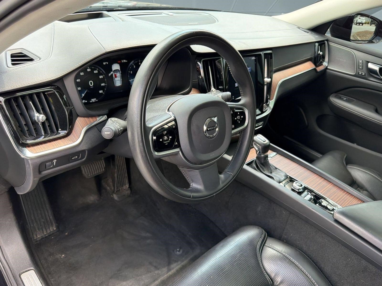 V60 Cross Country T5 AWD Wagon