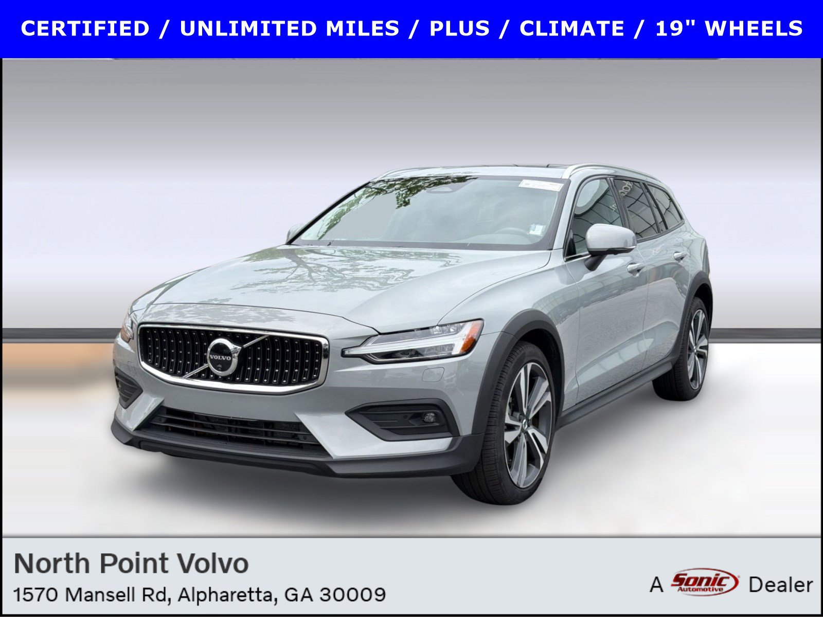 2025 Volvo V60 Cross Country B5 Plus AWD's photo
