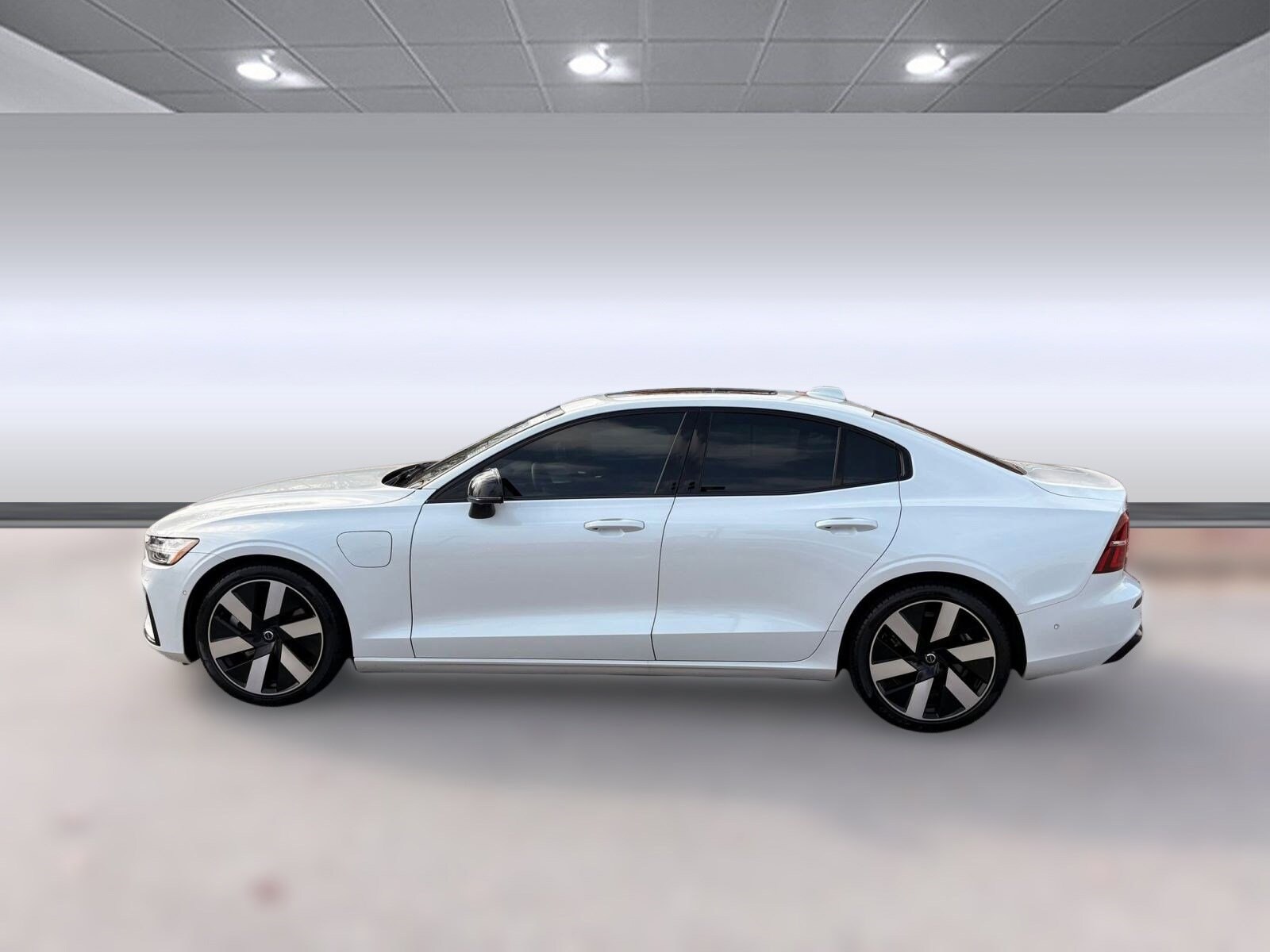 2024 Volvo S60 Recharge T8 Ultimate photo 2