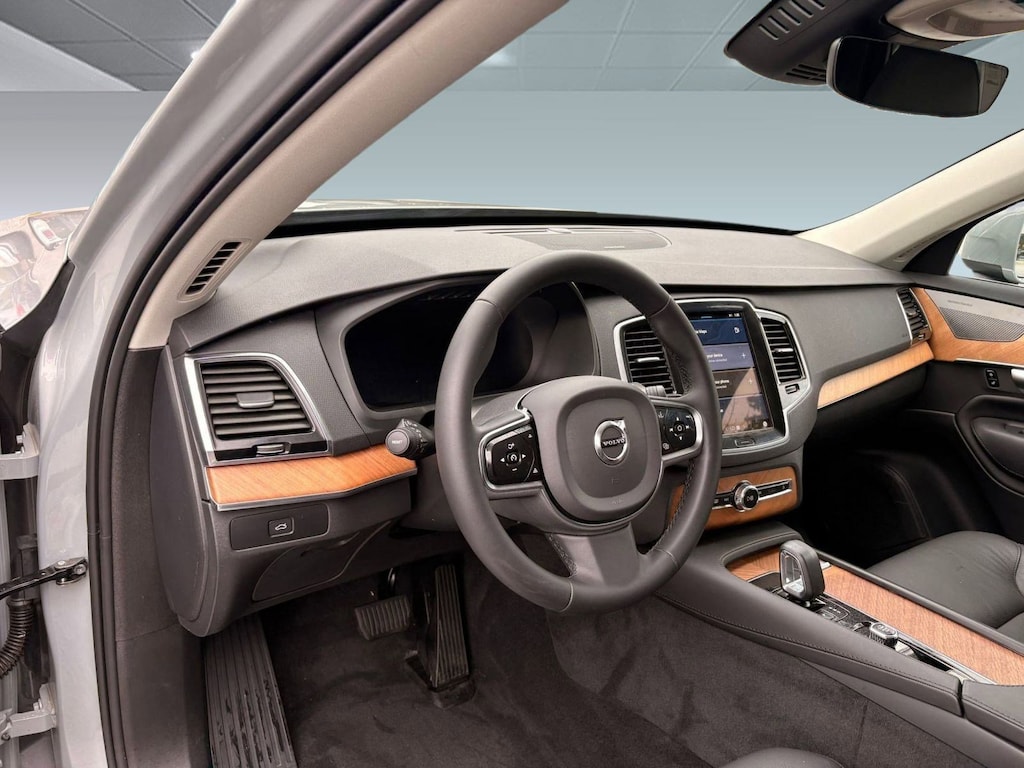 Certified 2024 Volvo XC90 B6 Plus 7 Passenger B6 AWD Plus Bright Theme 7P