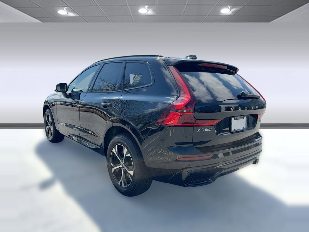 New 2026 Volvo XC60 B5 Core SUV