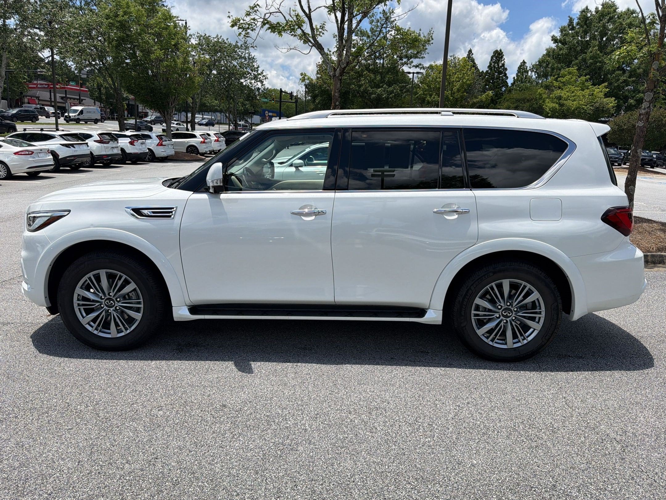 QX80 LUXE SUV